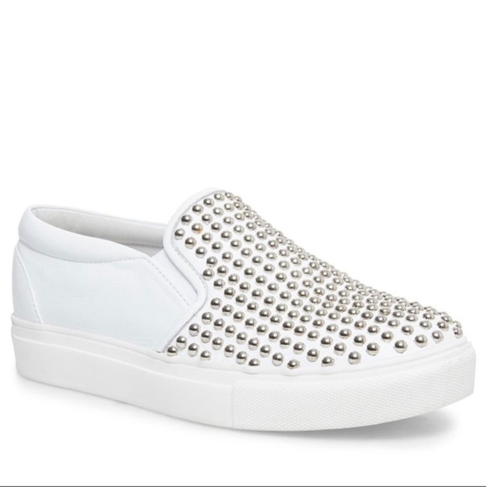 Steve Madden Women's TORIN WHITE WITH STUDS size 6.5